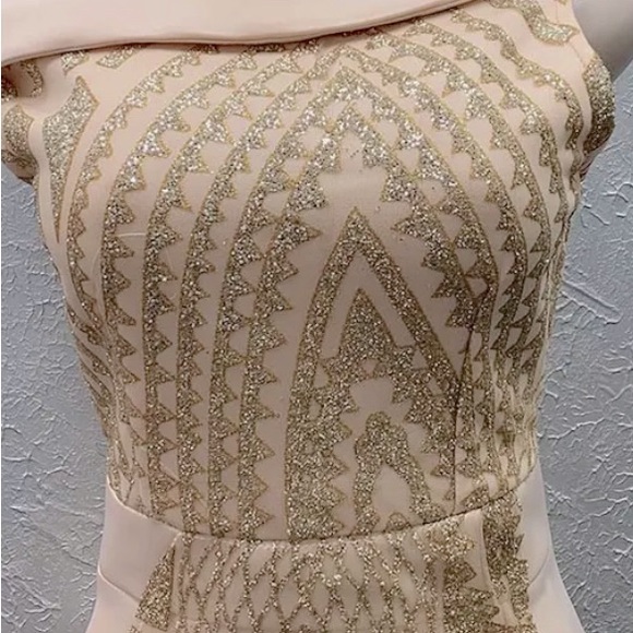 Dress - Picture 6 of 7